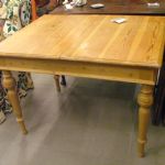 393 4078 DINING TABLE